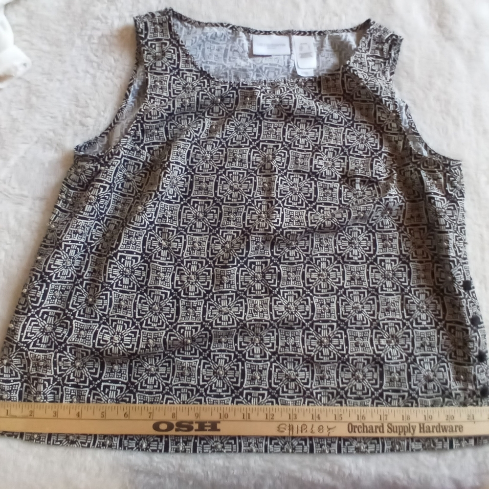 Sleeveless Liz Claiborne PL Blouse with Side Button Accents Black & Off White
